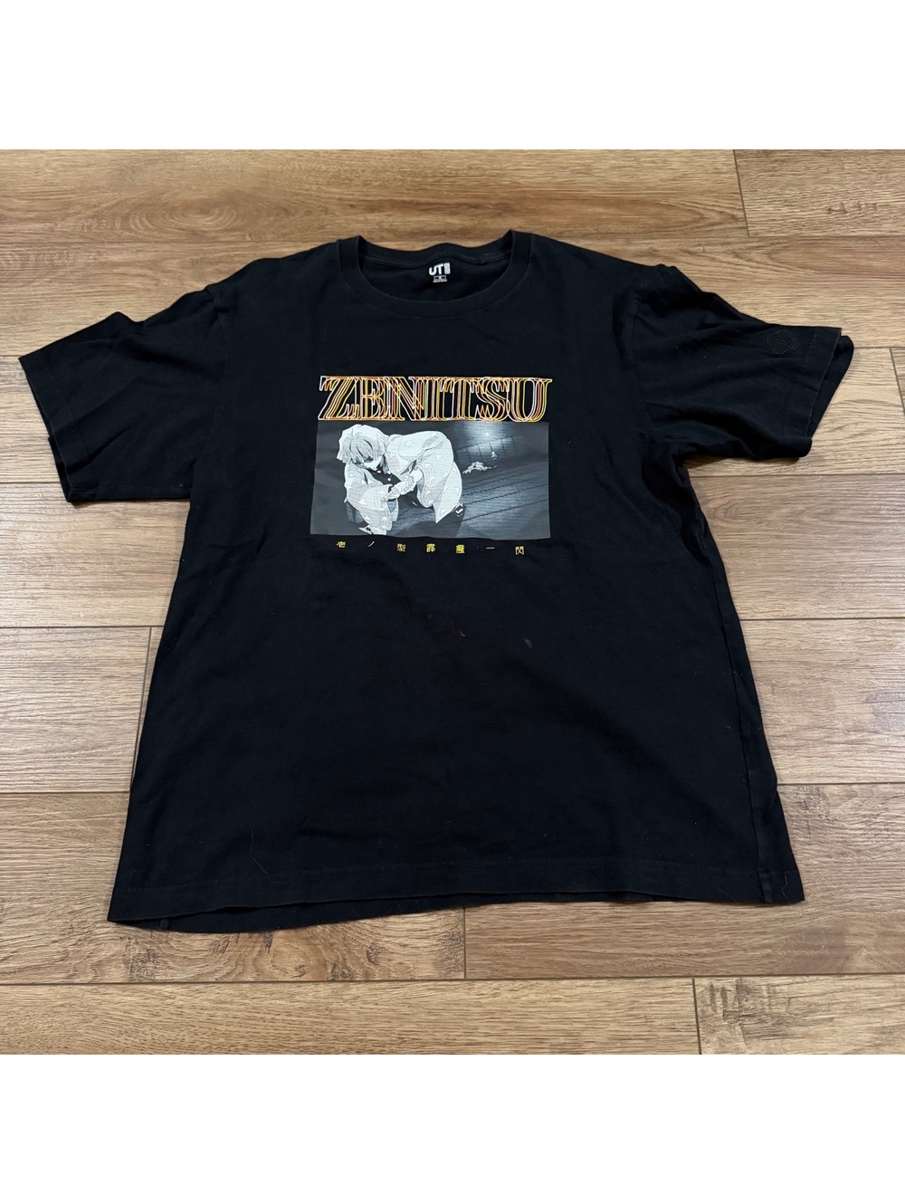 Uniqlo UT Demon Slayer Zenitsu Graphic Tee Men M